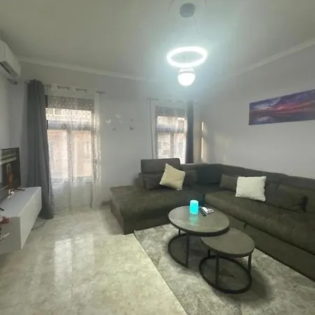 Nunu's * Tirana